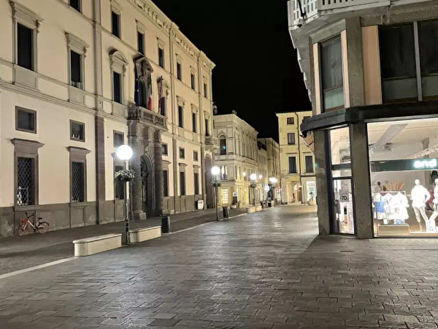 Immagine 6 di Negozio in affitto  in Via San Gregorio Barbarigo a Padova