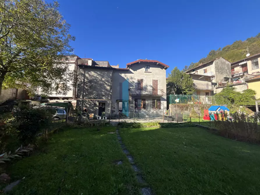 Immagine 7 di Rustico / casale in vendita  in Via Rigamonte a Carenno