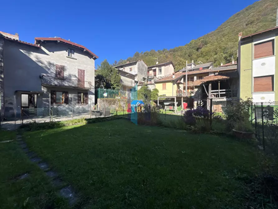 Immagine 38 di Rustico / casale in vendita  in Via Rigamonte a Carenno