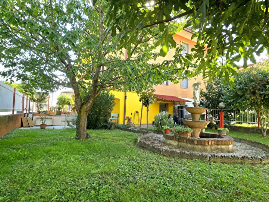 Immagine 24 di Casa bifamiliare in vendita  in via Don Luigi Rizzo a Este