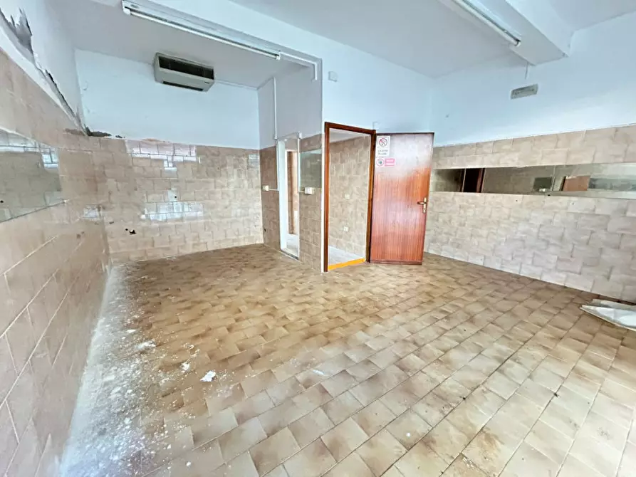 Immagine 3 di Negozio in vendita  in Via Vittorio Emanuele Secondo a Gualtieri