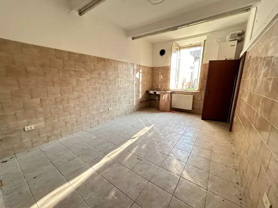 Immagine 6 di Negozio in vendita  in Via Vittorio Emanuele Secondo a Gualtieri