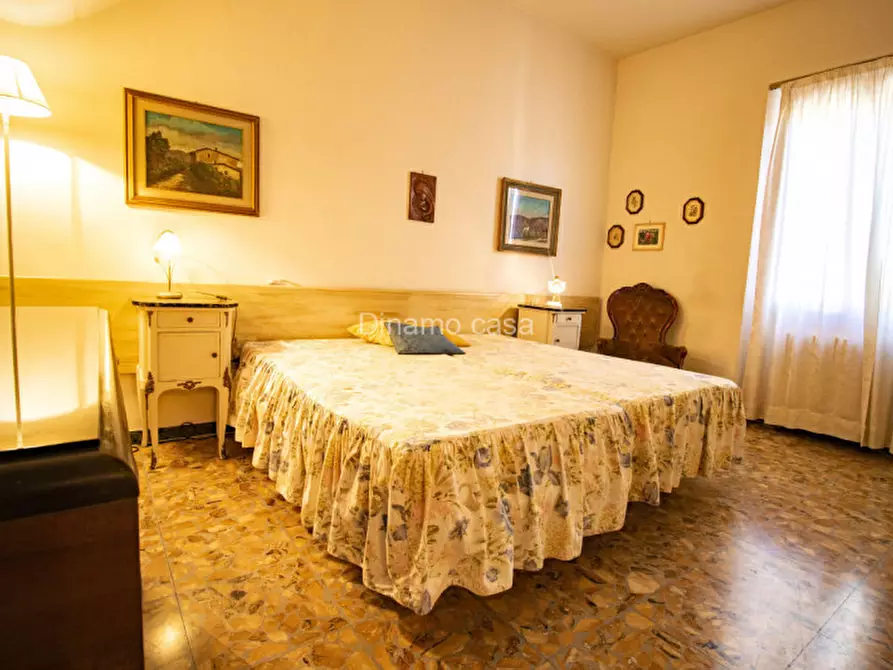 Immagine 9 di Casa indipendente in vendita  a Prato