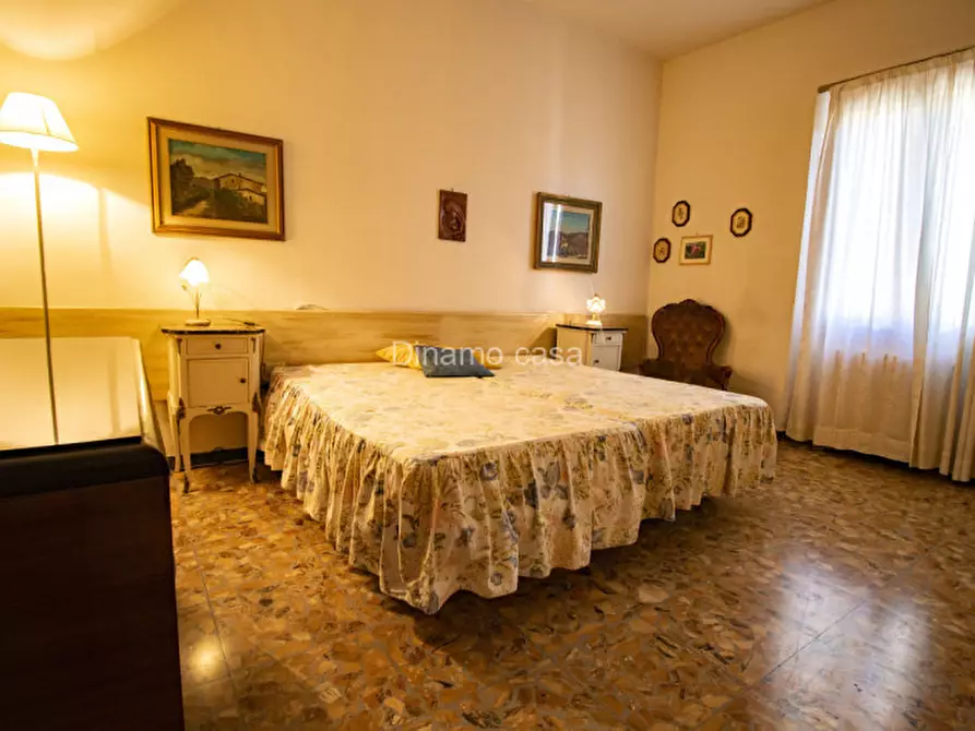 Immagine 11 di Casa indipendente in vendita  a Prato