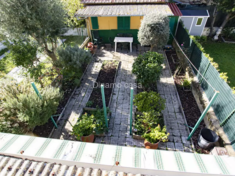 Immagine 23 di Casa indipendente in vendita  a Prato