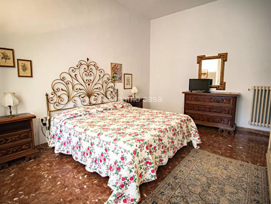 Immagine 30 di Casa indipendente in vendita  a Prato