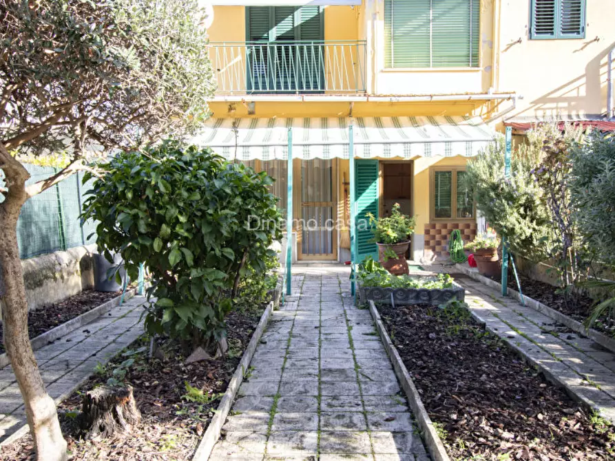 Immagine 35 di Casa indipendente in vendita  a Prato