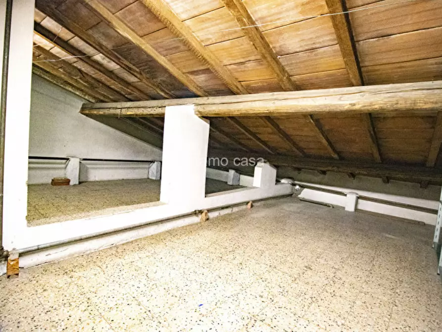 Immagine 36 di Casa indipendente in vendita  a Prato