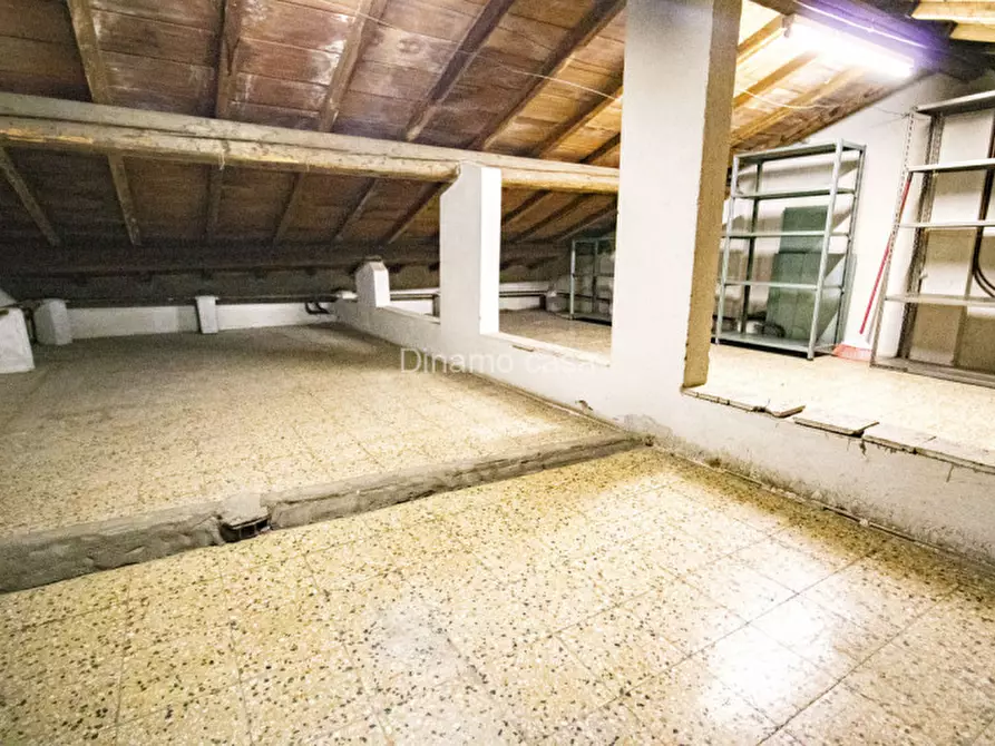 Immagine 41 di Casa indipendente in vendita  a Prato