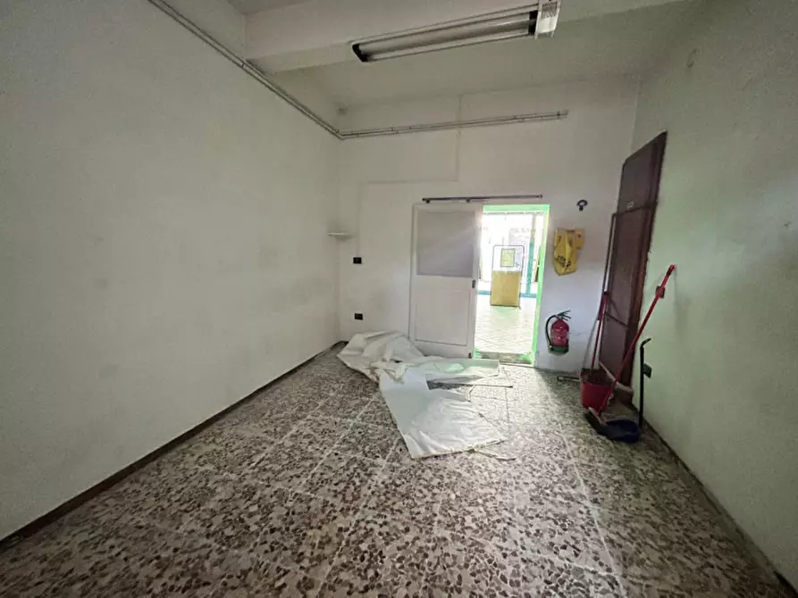 Immagine 2 di Negozio in vendita  in Via Vittorio Emanuele Secondo a Gualtieri