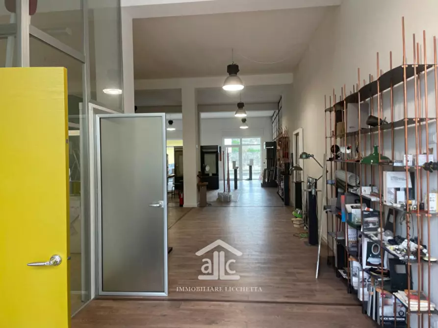 Immagine 8 di Attività commerciale in vendita  in Via Antonio Rosario Miglietta,50 a Cavallino