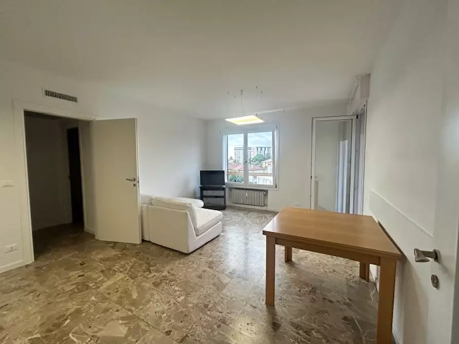 Immagine 1 di Appartamento in vendita  in Viale Italia a Castelfranco Veneto