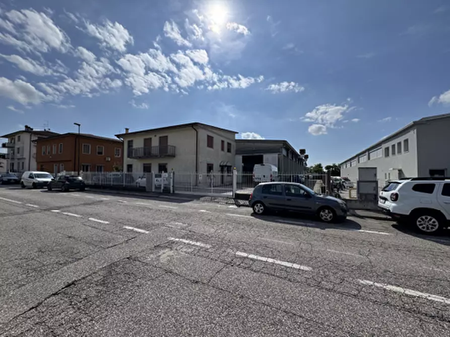 Immagine 2 di Capannone industriale in vendita  in Via Meucci 24 a San Martino Buon Albergo