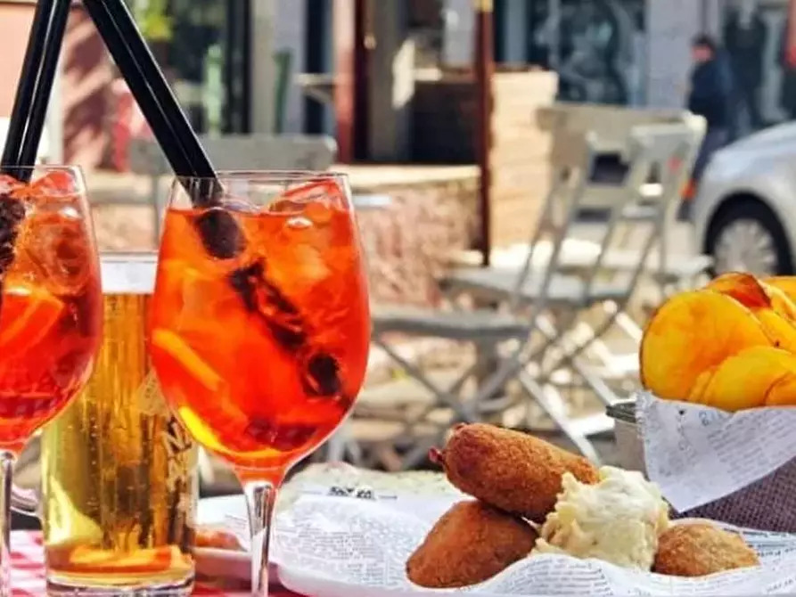 Immagine 1 di Attività commerciale in vendita  a Spinea