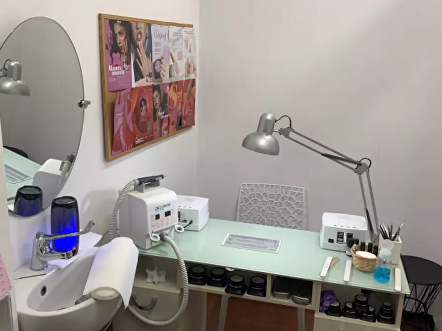 Immagine 5 di Attività commerciale in vendita  in VIALE DON MINZONI a Firenze