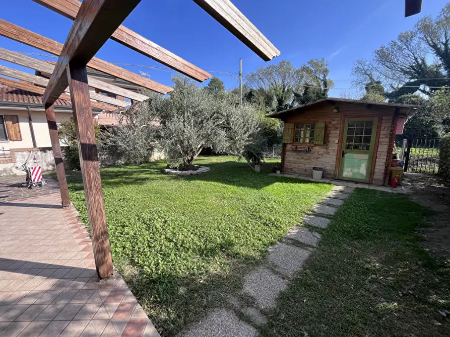 Immagine 21 di Villetta a schiera in vendita  in via O. Munerati a Rovigo