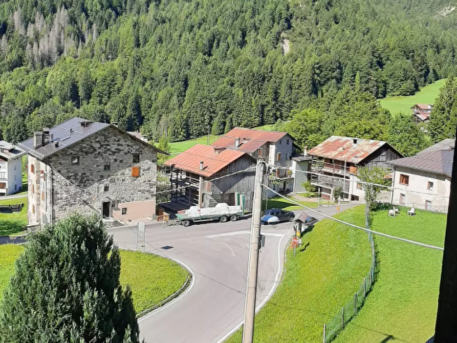 Immagine 27 di Appartamento in vendita  in Frazione Andrich a Vallada Agordina