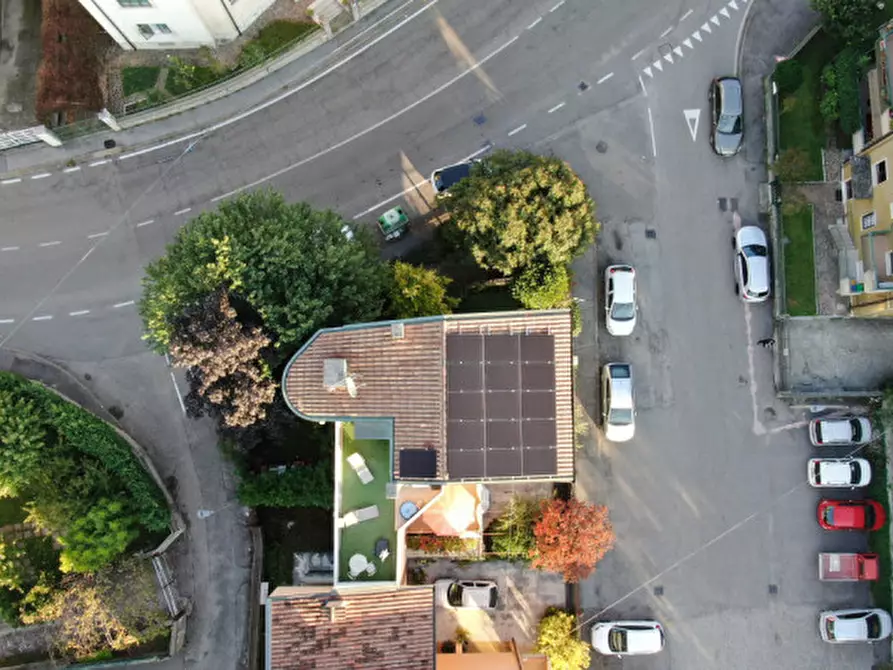 Immagine 8 di Villa in vendita  a Verona