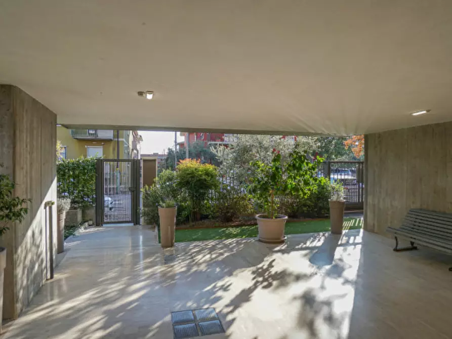 Immagine 11 di Villa in vendita  a Verona