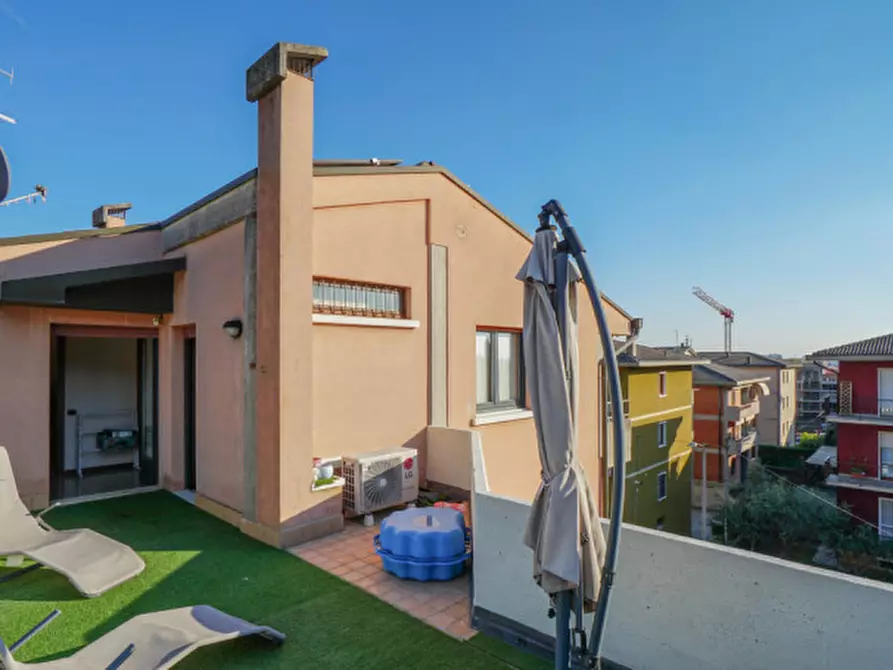 Immagine 13 di Villa in vendita  a Verona