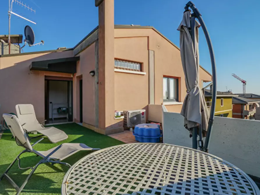 Immagine 31 di Villa in vendita  a Verona