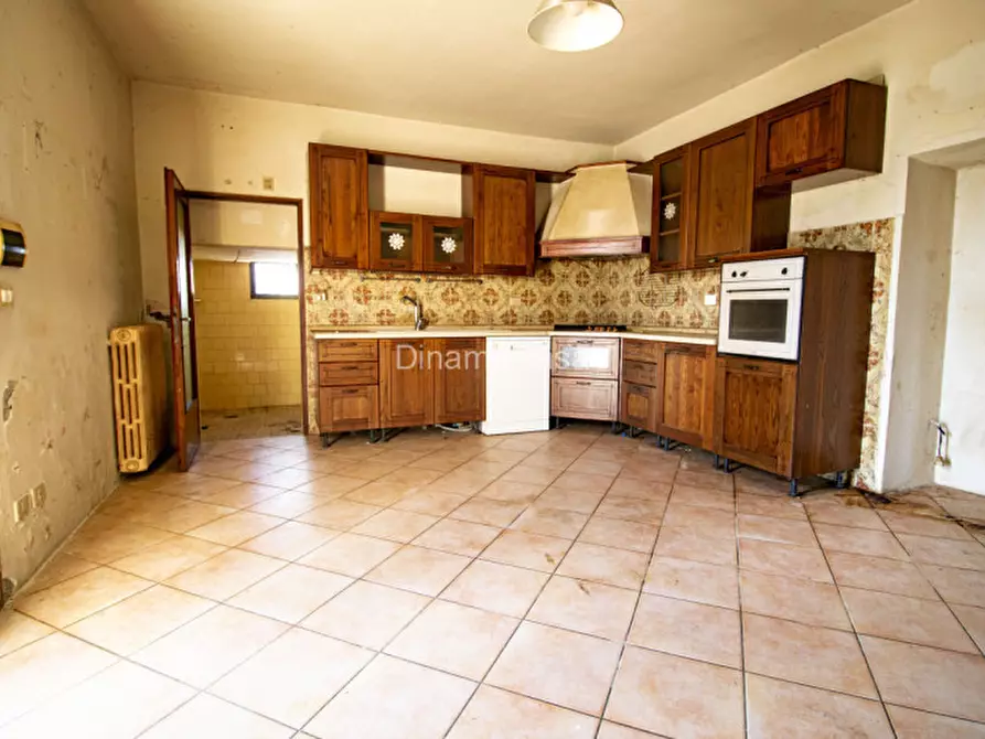 Immagine 1 di Appartamento in vendita  a Prato