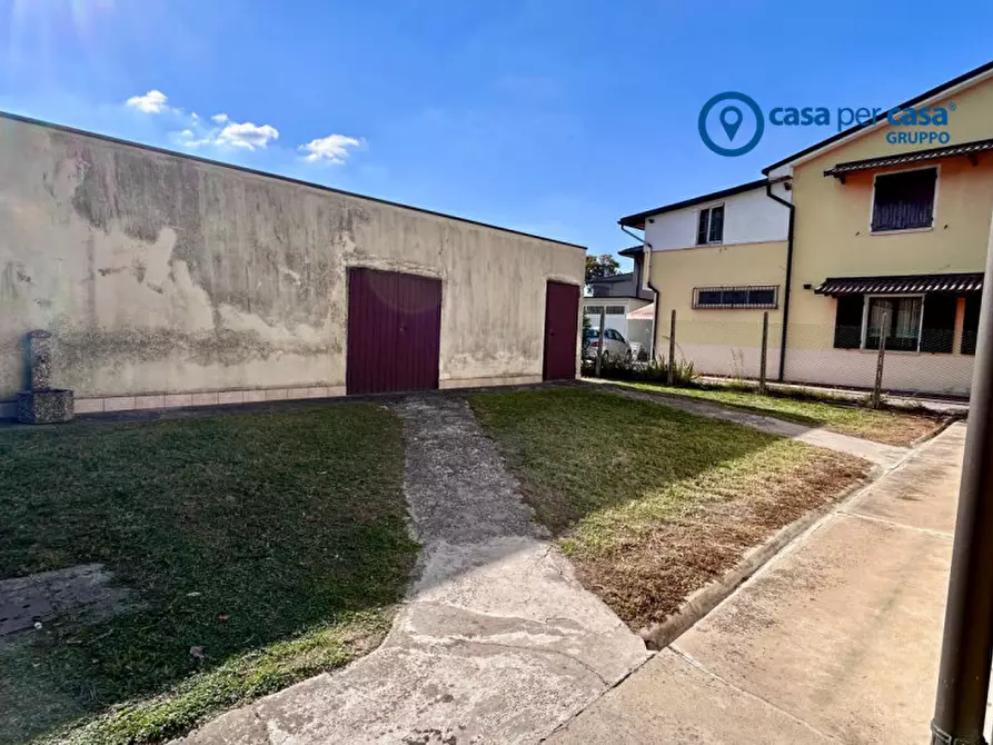 Immagine 5 di Casa indipendente in vendita  in Via G. Savonarola, 12 a Rovigo