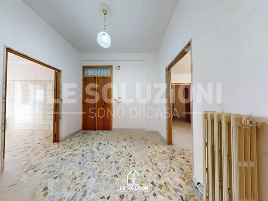 Immagine 5 di Appartamento in vendita  in Via IV Novembre 11 a Putignano