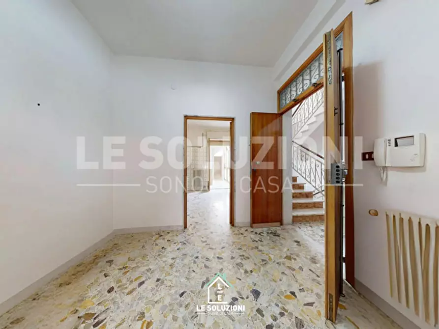 Immagine 6 di Appartamento in vendita  in Via IV Novembre 11 a Putignano