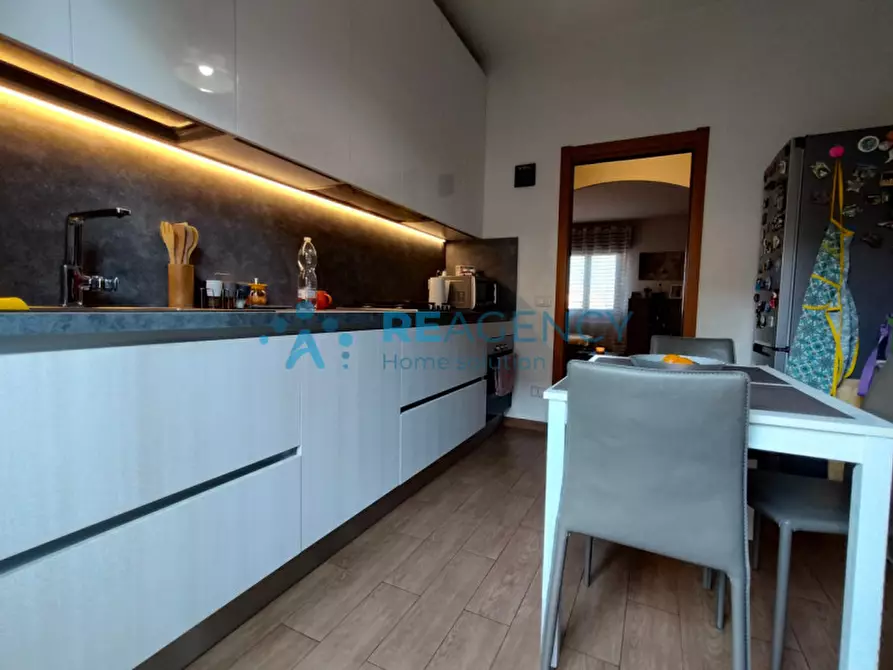 Immagine 5 di Appartamento in vendita  in Via Luigi Carlo Farini a Vicenza