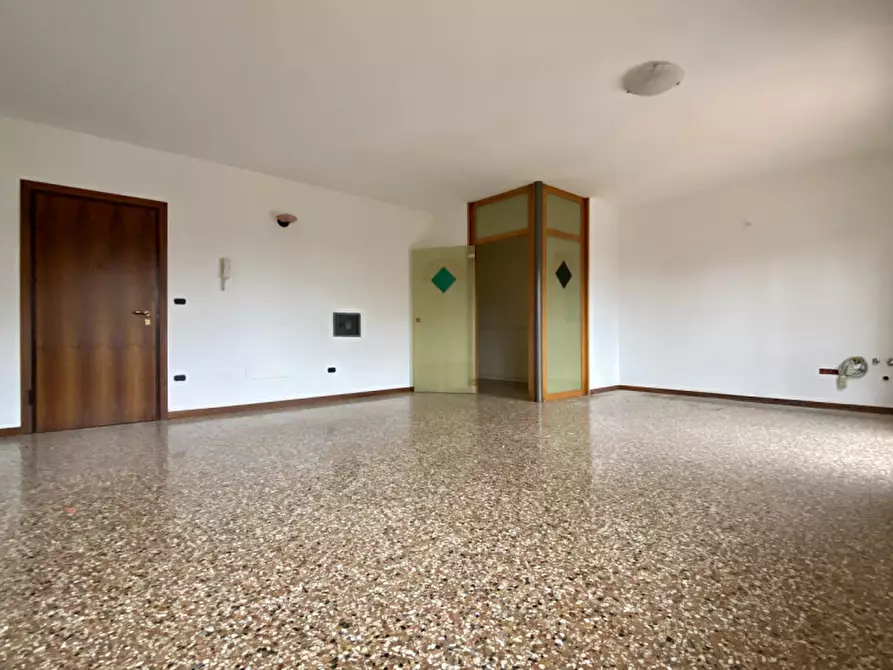 Immagine 5 di Appartamento in vendita  in Via Marosticana, 2C a Bolzano Vicentino