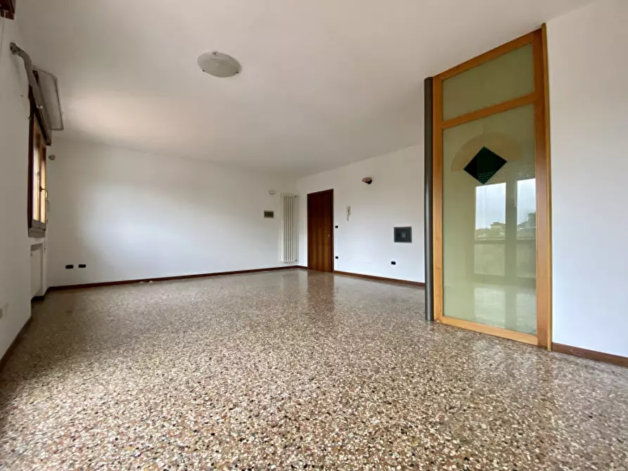 Immagine 6 di Appartamento in vendita  in Via Marosticana, 2C a Bolzano Vicentino