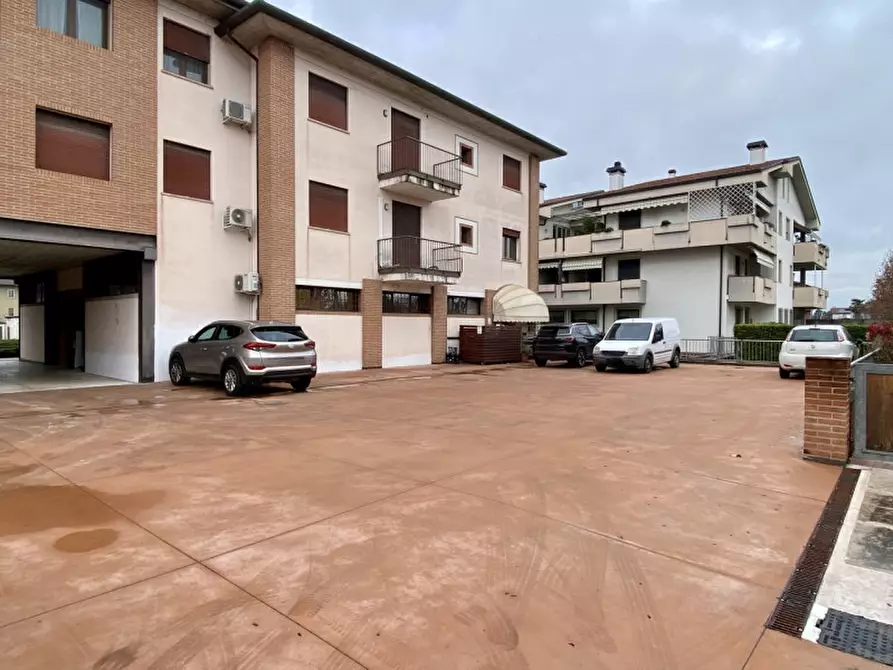 Immagine 33 di Appartamento in vendita  in Via Marosticana, 2C a Bolzano Vicentino