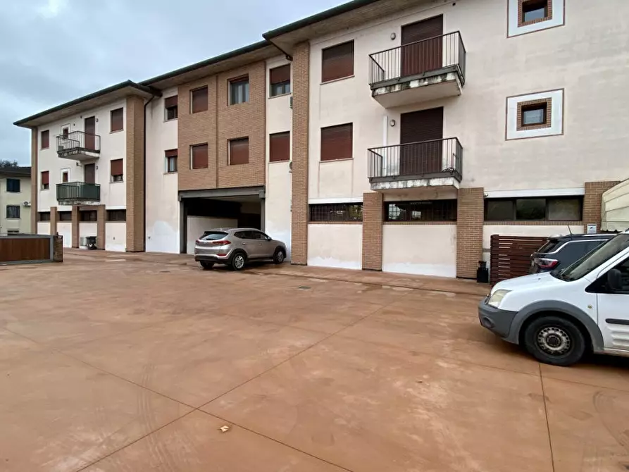 Immagine 34 di Appartamento in vendita  in Via Marosticana, 2C a Bolzano Vicentino