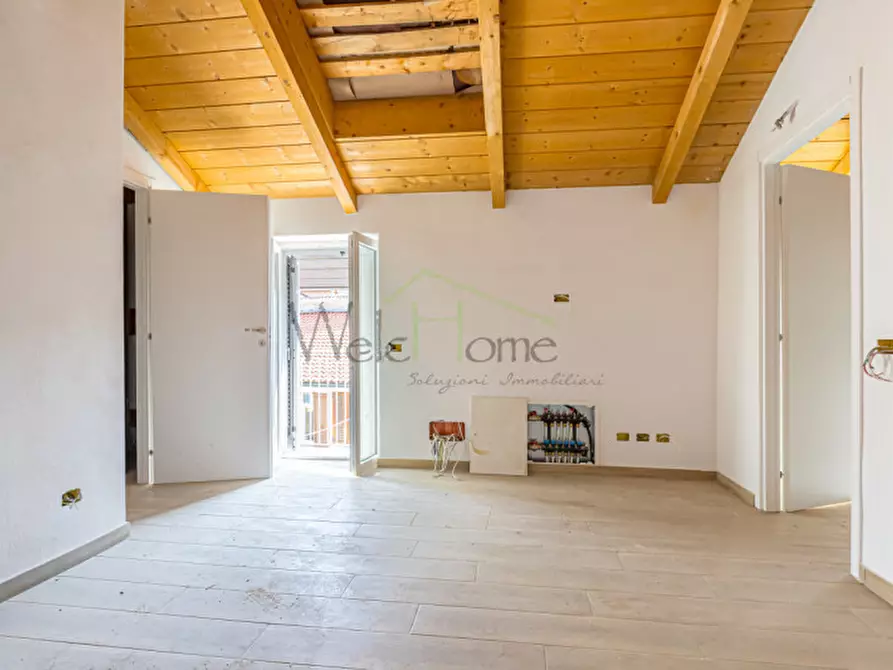 Immagine 7 di Appartamento in vendita  in Via Varesina a Como