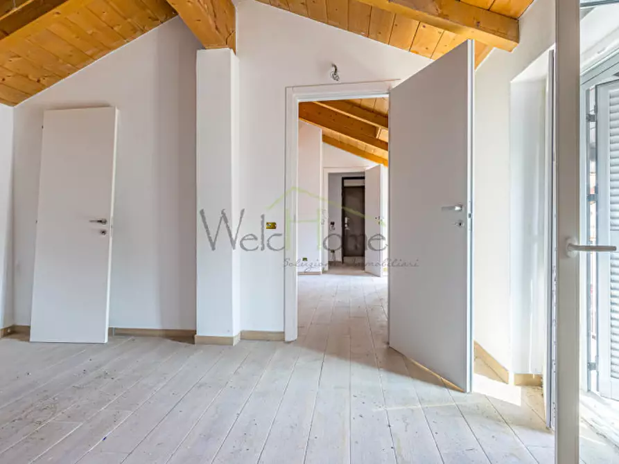 Immagine 10 di Appartamento in vendita  in Via Varesina a Como