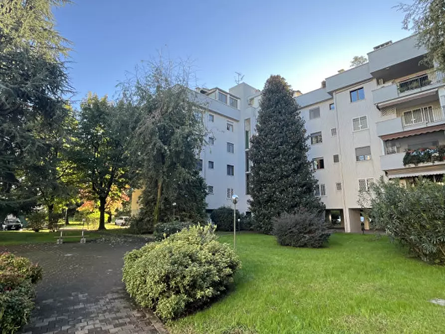 Immagine 2 di Appartamento in vendita  in Via Morandi a Buccinasco