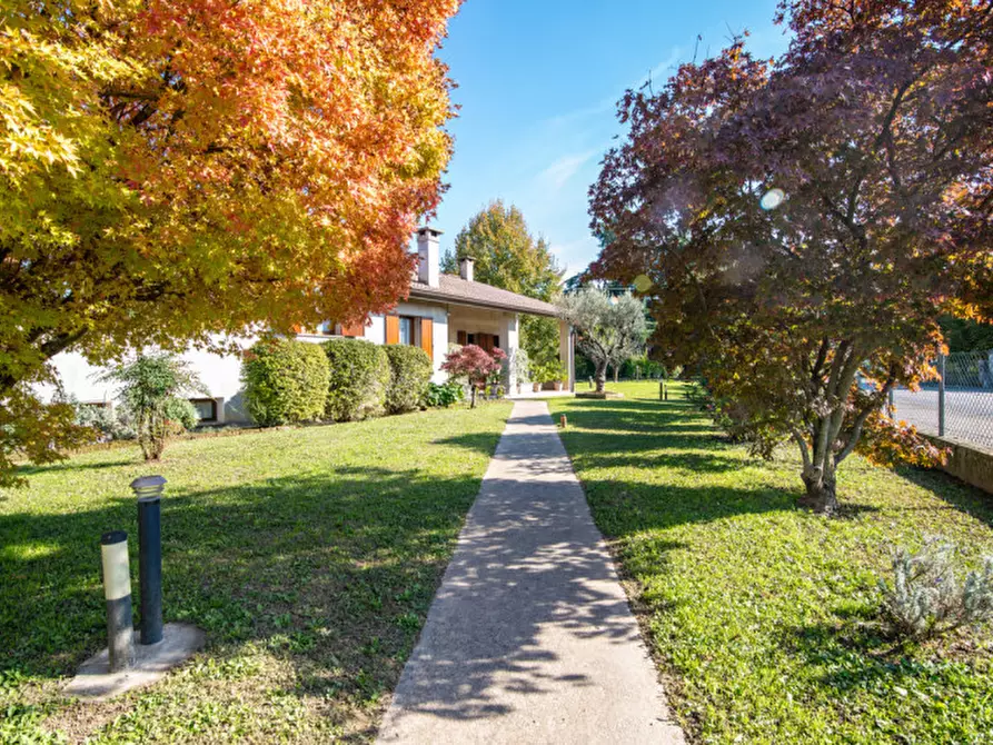 Immagine 1 di Casa indipendente in vendita  in Via Busiago 40 a Campo San Martino