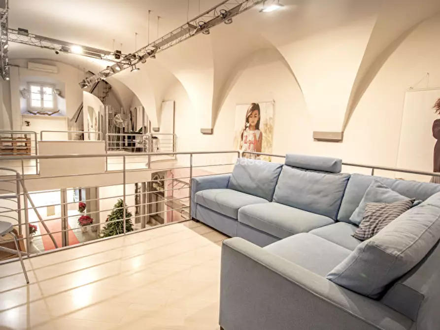 Immagine 8 di Negozio in vendita  in Piazza San Francesco a Prato