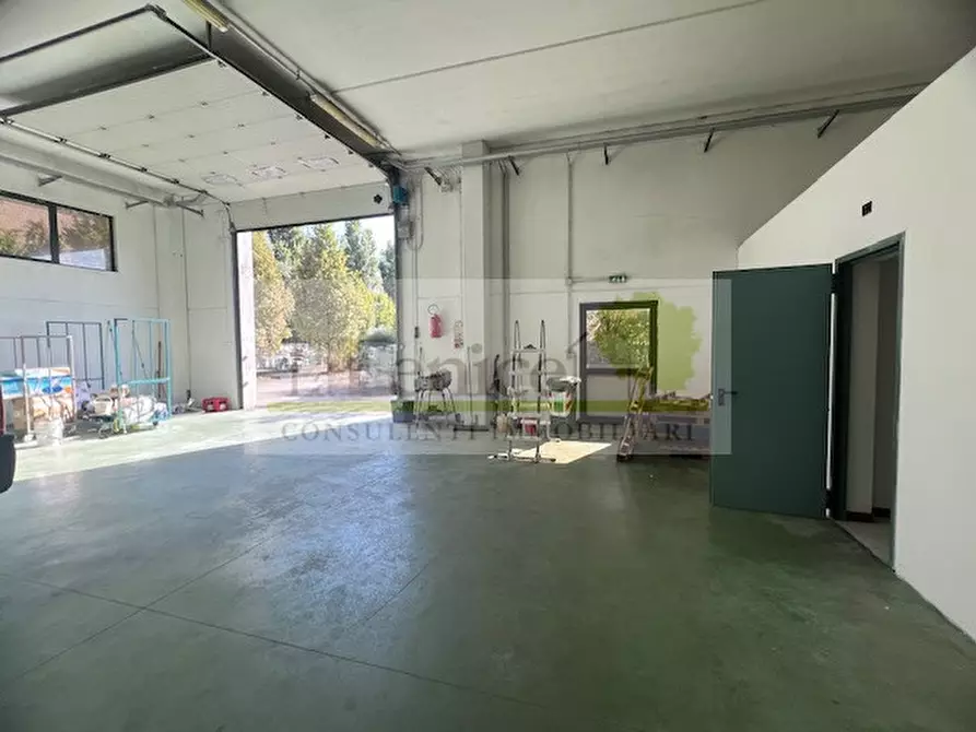 Immagine 1 di Capannone industriale in affitto  in via Mantova,37 a Castel Goffredo