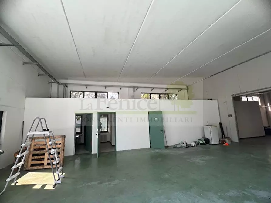 Immagine 7 di Capannone industriale in affitto  in via Mantova,37 a Castel Goffredo
