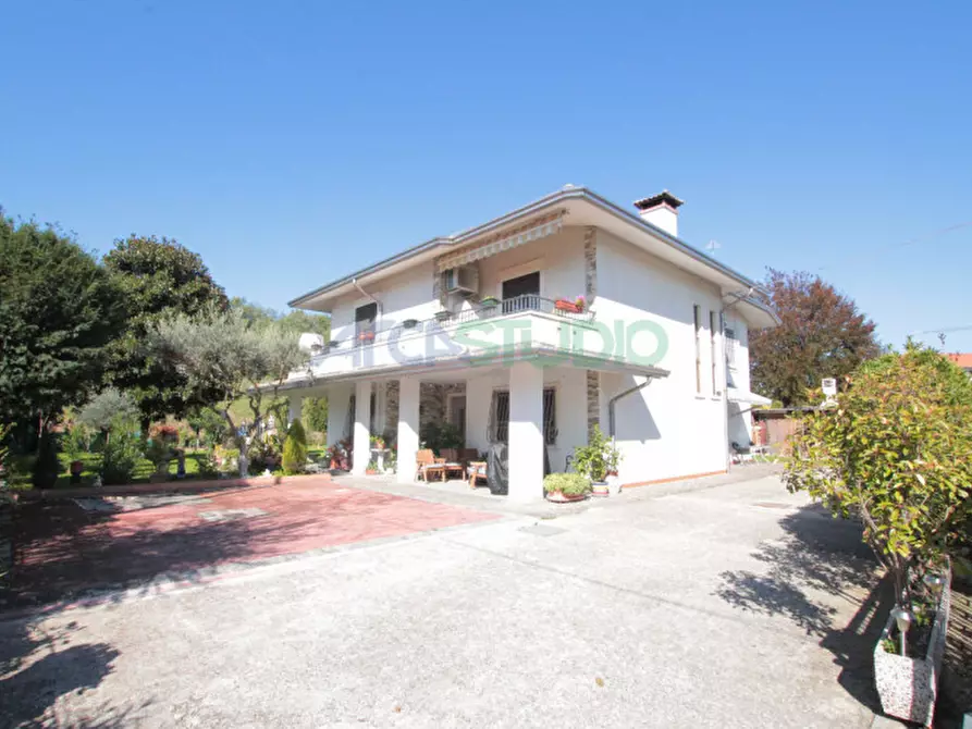 Immagine 1 di Villa in vendita  in Via Vittorio Veneto a Quinto Vicentino