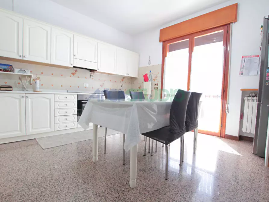 Immagine 3 di Villa in vendita  in Via Vittorio Veneto a Quinto Vicentino