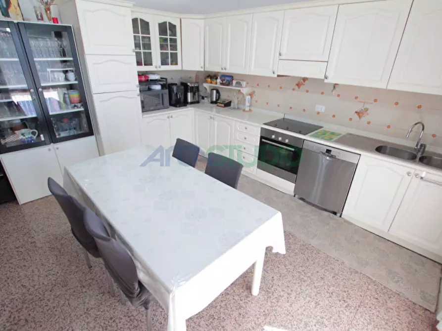 Immagine 4 di Villa in vendita  in Via Vittorio Veneto a Quinto Vicentino