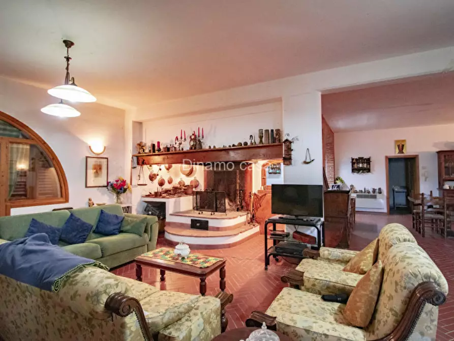 Immagine 3 di Villa in vendita  in strada vicinane celle a Vernio