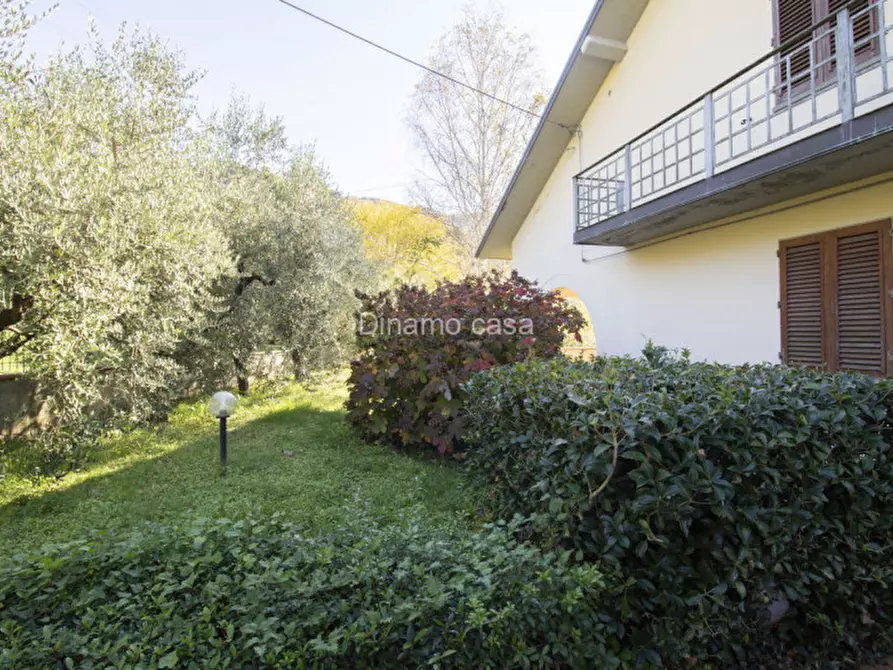 Immagine 18 di Villa in vendita  in strada vicinane celle a Vernio