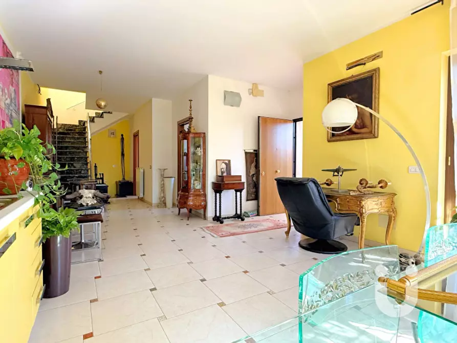 Immagine 8 di Villa in vendita  in VIA OLIVADI a Roma