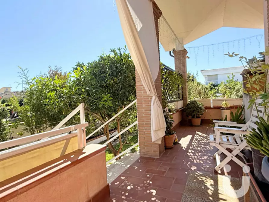 Immagine 13 di Villa in vendita  in VIA OLIVADI a Roma