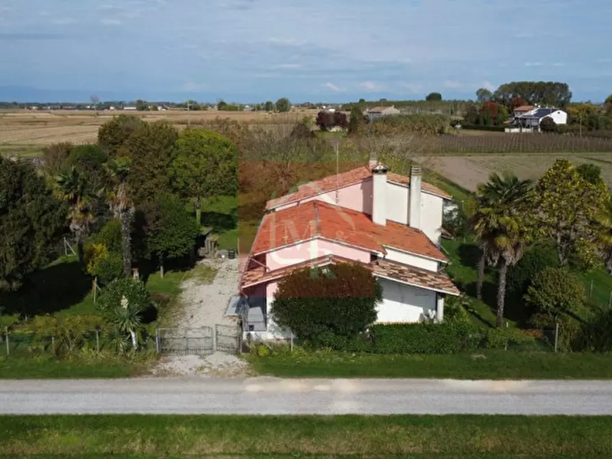 Immagine 2 di Casa indipendente in vendita  in Via Lignano Nord 12 a Latisana