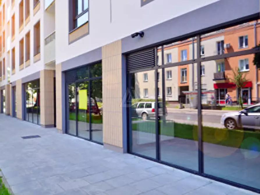 Immagine 1 di Negozio in affitto  in Via dei Carpani a Castelfranco Veneto